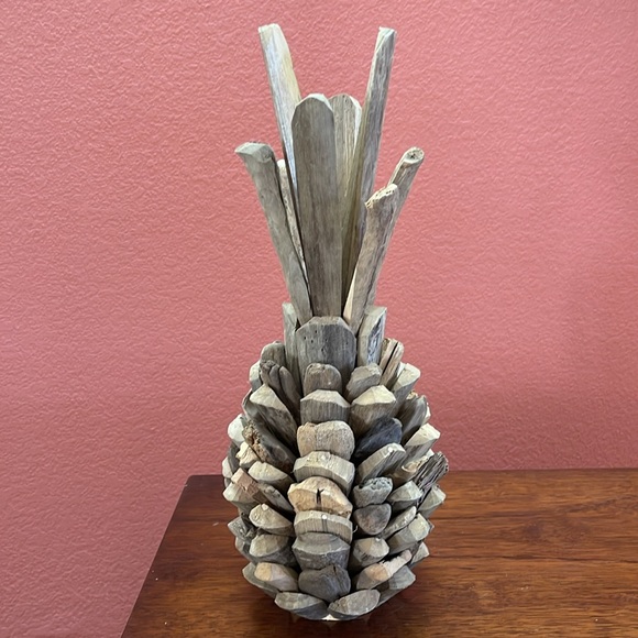 Driftwood Pineapple - Picture 2 of 7